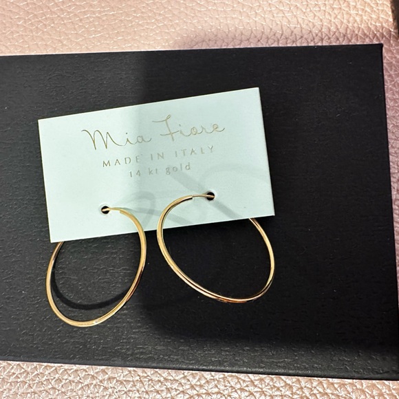 14K Italian gold earrings brand new - Picture 3 of 3